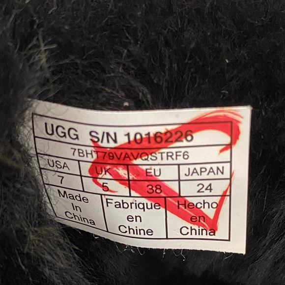 UGG Bailey Button Boots Black 5 - Picture 8 of 14